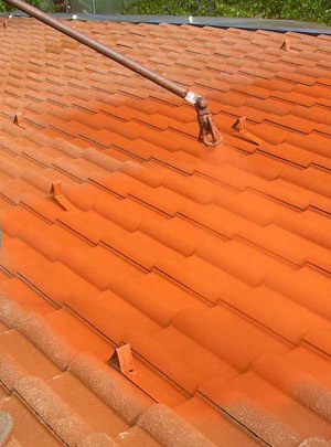 Union des Toitures Belges, Application de traitement hydrofuge à Dottignies